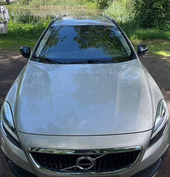 Volvo V40 Cross Country 3 of 5