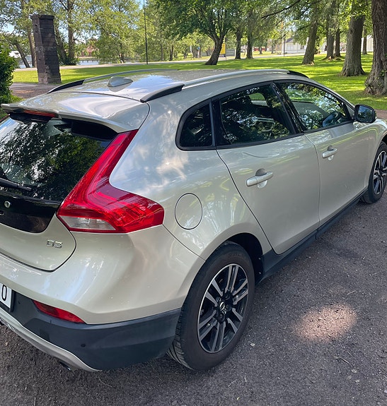 Volvo V40 Cross Country 4 of 5