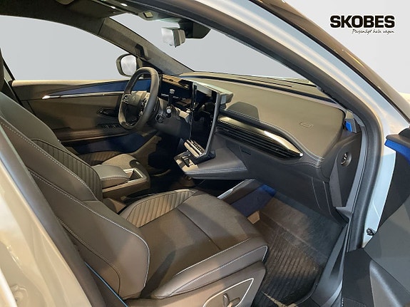Renault Scenic E-Tech 11 of 19