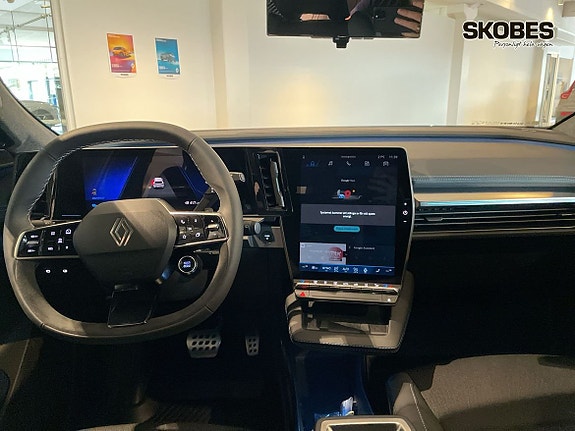 Renault Scenic E-Tech 12 of 19