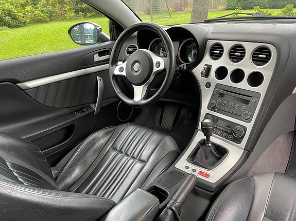 Alfa Romeo Brera 9 of 12