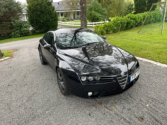 Alfa Romeo Brera 2 of 12