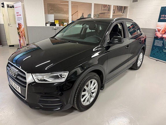 Audi Q3 2 of 5