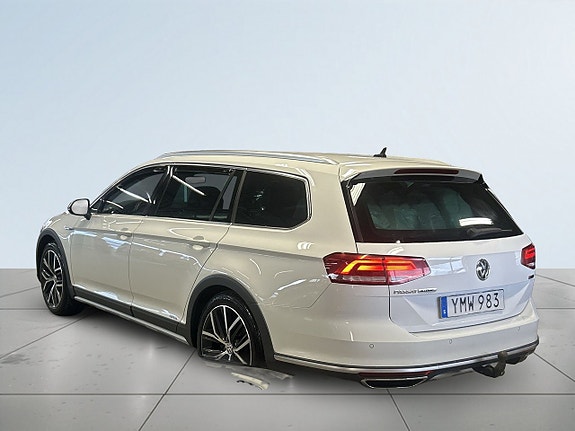 Volkswagen Passat Alltrack 5 of 5