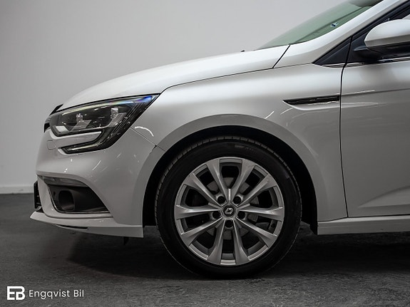 Renault Megane IV 4 of 5