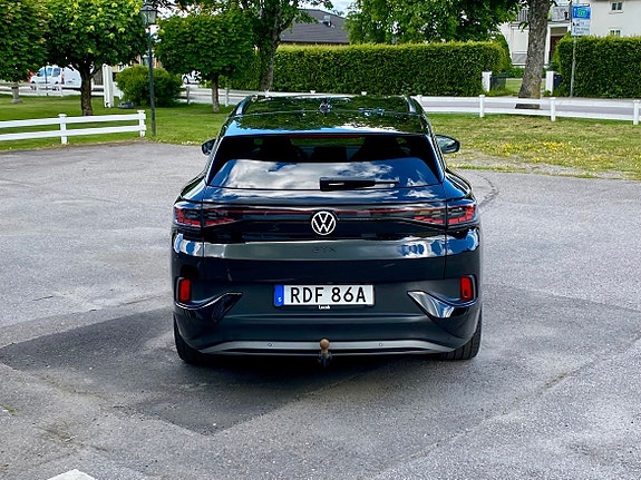 Volkswagen ID.4 GTX 4 of 5