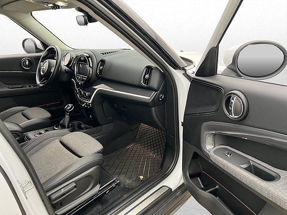 MINI Countryman SE 24 of 30