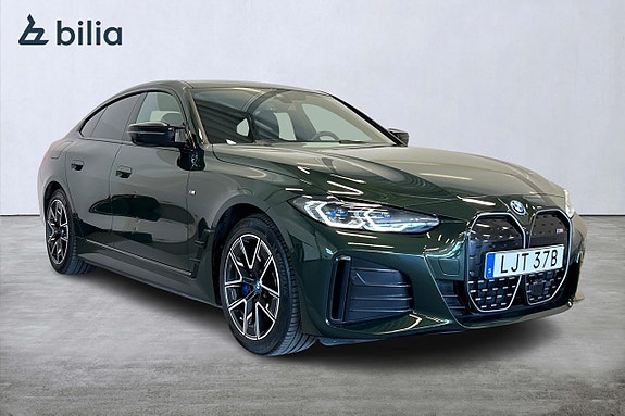BMW i4 3 of 5