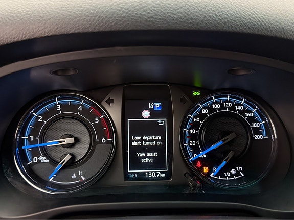 Toyota HiLux 15 of 30