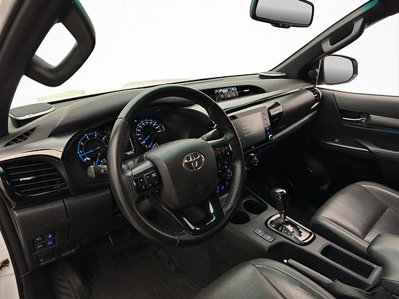 Toyota HiLux 17 of 30
