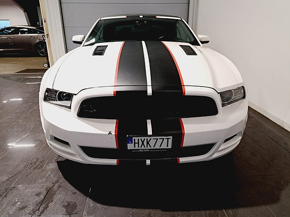 Ford Mustang 6 of 15