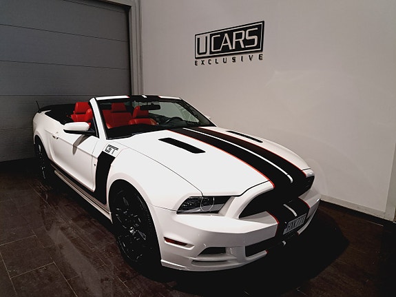 Ford Mustang 3 of 15