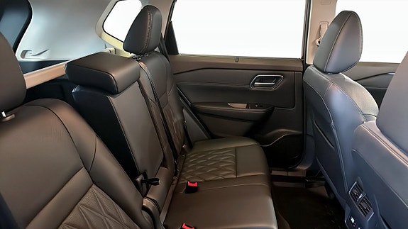 Nissan X-Trail 5 of 12