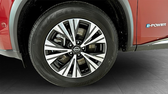 Nissan X-Trail 9 of 12