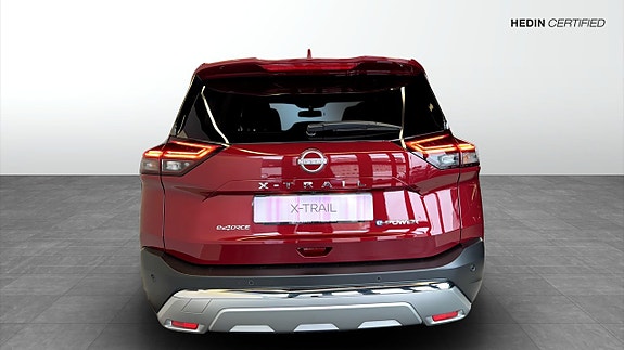 Nissan X-Trail 7 of 12