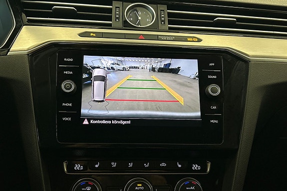 Volkswagen Passat Alltrack 18 of 28