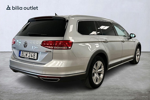 Volkswagen Passat Alltrack 4 of 5