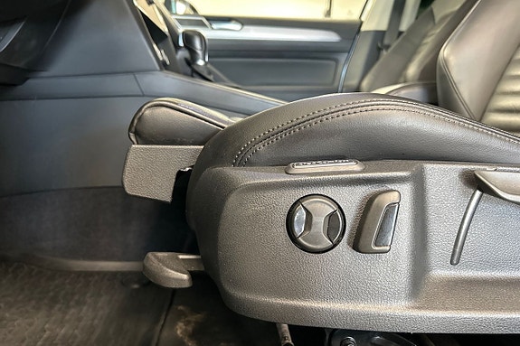 Volkswagen Passat Alltrack 23 of 28