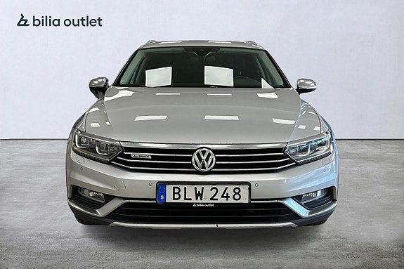 Volkswagen Passat Alltrack 8 of 28