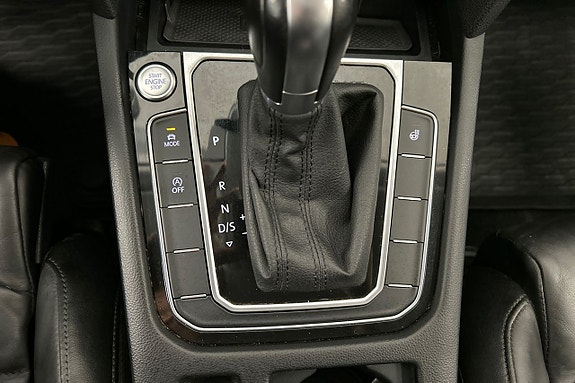 Volkswagen Passat Alltrack 24 of 28