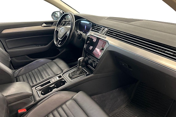 Volkswagen Passat Alltrack 9 of 28