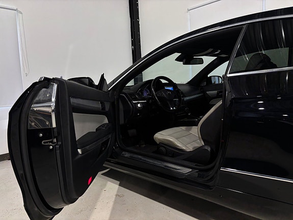 Mercedes-Benz E350 16 of 30