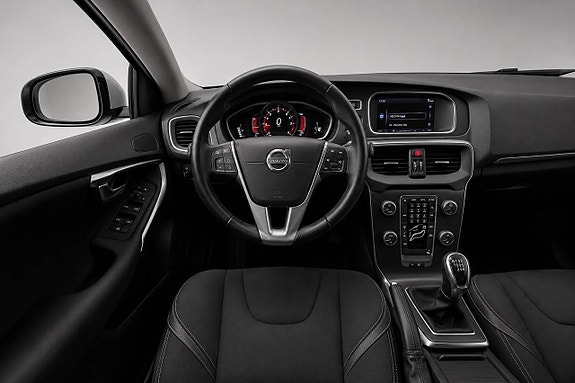 Volvo V40 11 of 21