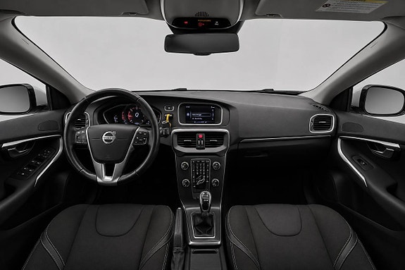 Volvo V40 12 of 21