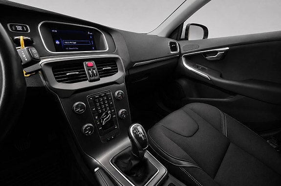 Volvo V40 20 of 21