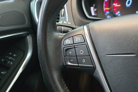 Volvo V40 16 of 21