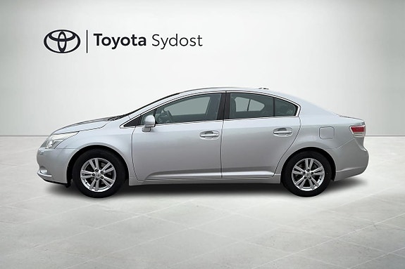 Toyota Avensis 3 of 5