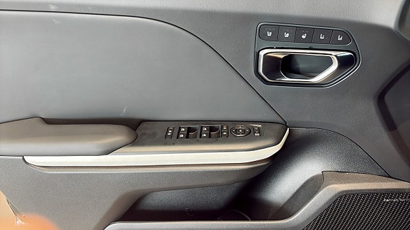 Kia K4 11 of 13