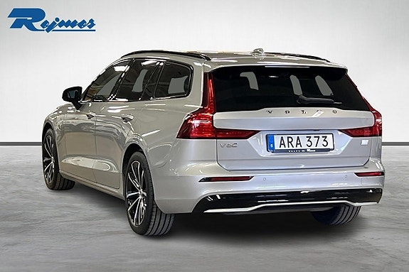 Volvo V60 2 of 5