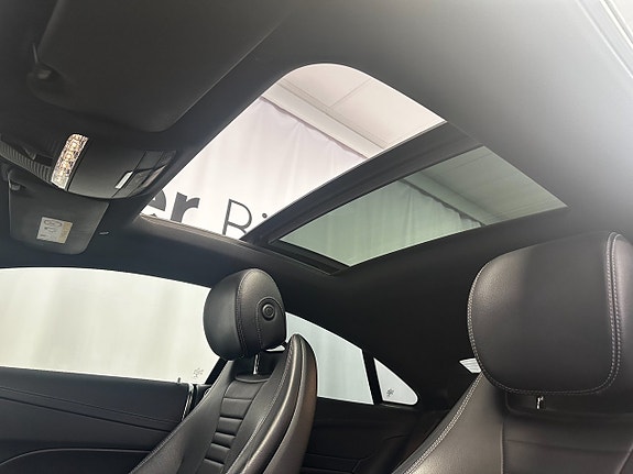 Mercedes-Benz E200 14 of 14