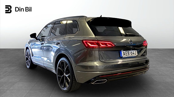 Volkswagen Touareg 3 of 5