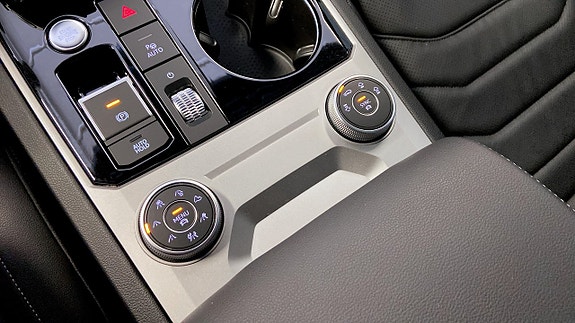 Volkswagen Touareg 26 of 26