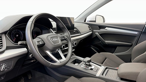 Audi Q5 7 of 12