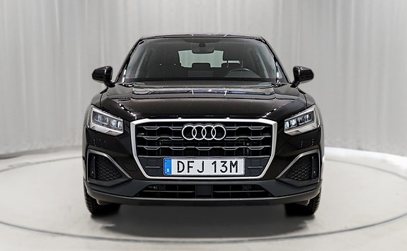 Audi Q2 2 of 5