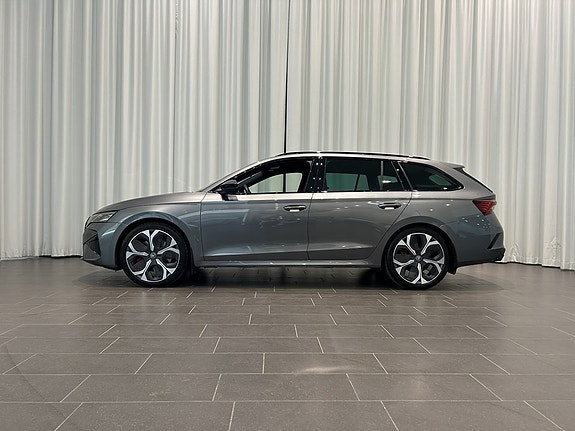 Skoda Octavia 2 of 5