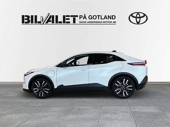 Toyota C-HR+ 3 of 5