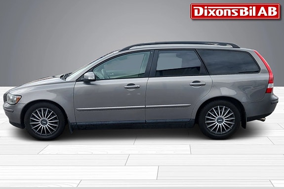 Volvo V50 3 of 5