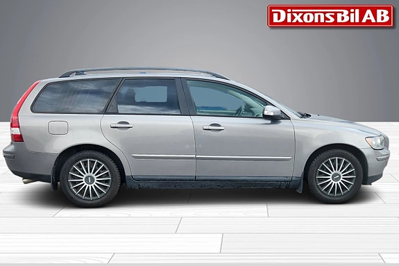 Volvo V50 2 of 5
