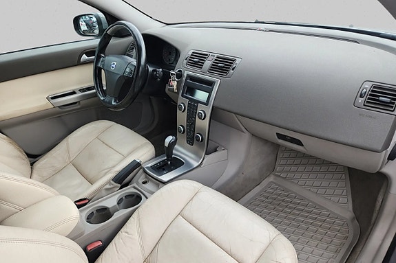 Volvo V50 10 of 13