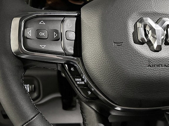 Dodge RAM 1500 9 of 18