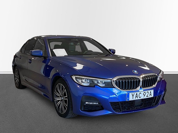 BMW 320 3 of 15
