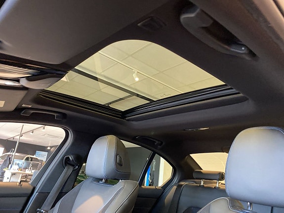 BMW 320 13 of 15