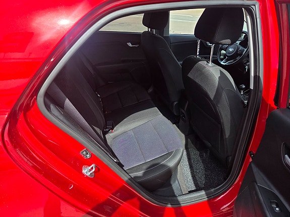 Kia Rio 9 of 23
