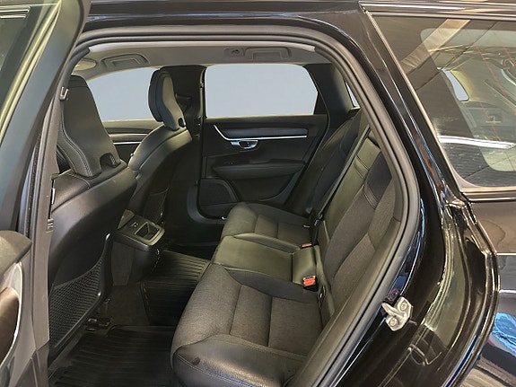 Volvo V90 Cross Country 12 of 22