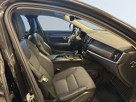 Volvo V90 Cross Country 9 of 22