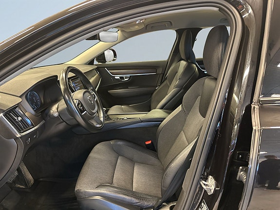Volvo V90 Cross Country 6 of 22